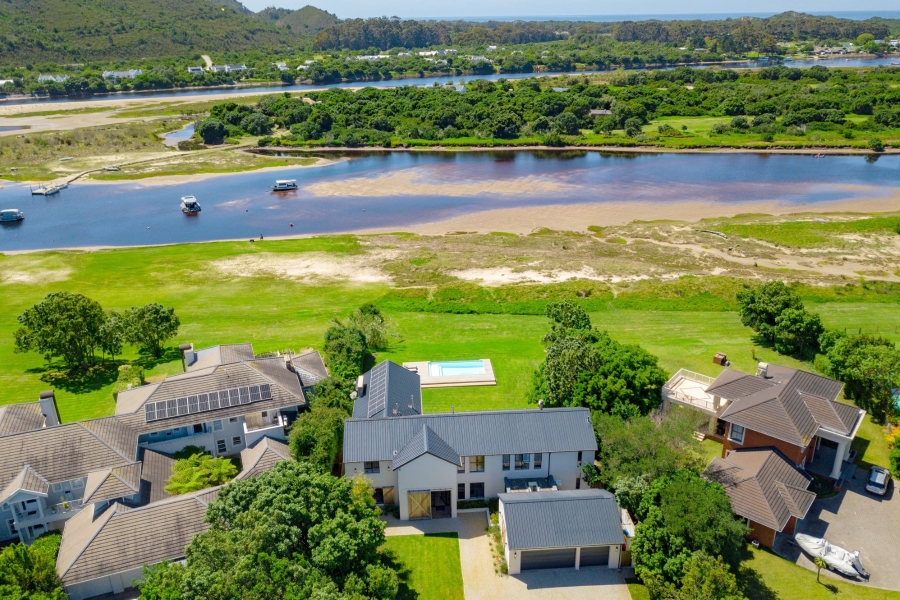 4 Bedroom Property for Sale in Keurboomstrand Western Cape